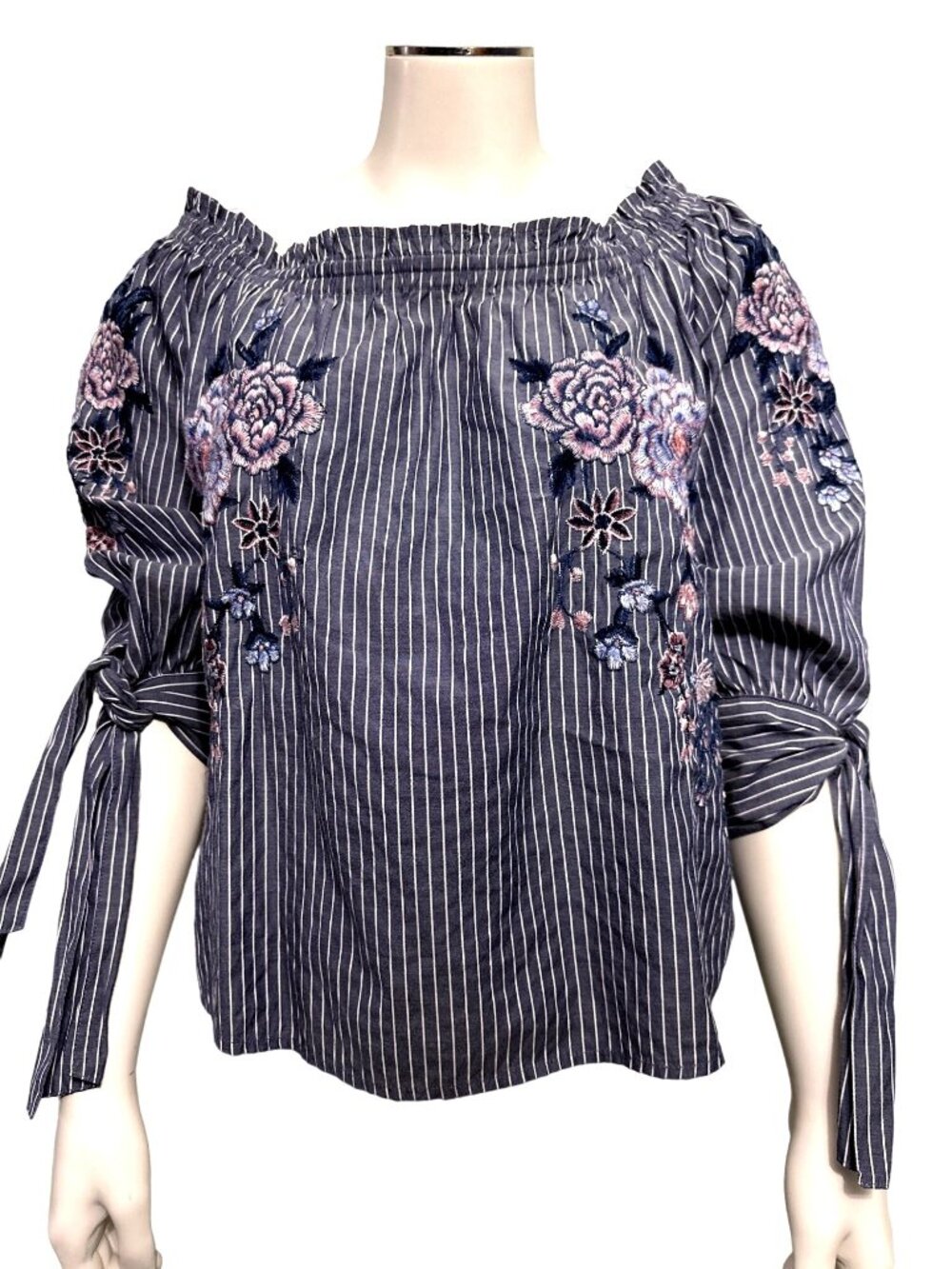 American Eagle Outfitters 🦅 Boho Embroidered Blue Crop Top 3/4 “ Bell Sleeve SP